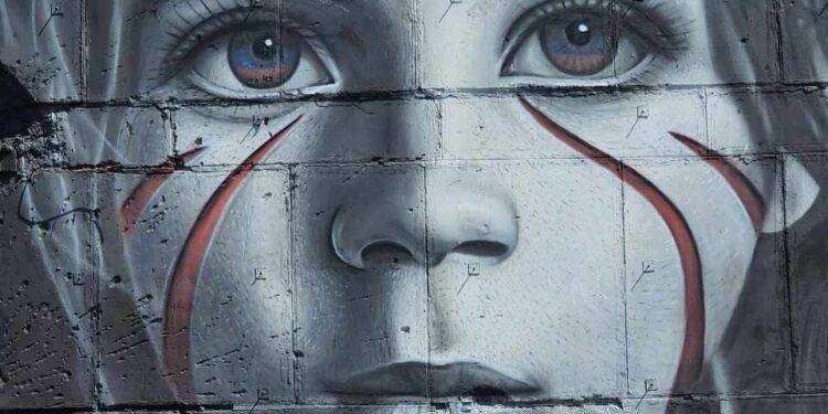 Mariupol, apparso murale dedicato ai bambini del Donbass, eseguito dall’artista italiano Jorit Cherullo