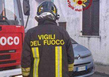 Terrore a Orosei, prende fuoco la cucina: salvata famiglia di turisti