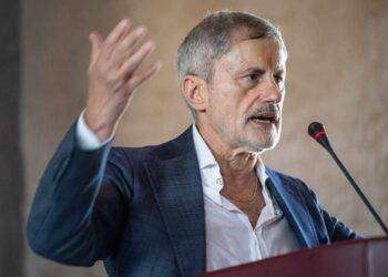 Il movimento del dissenso si riunisce a Orvieto: sala piena e critica a Usa e globalizzazione