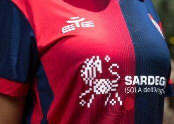 Calcio, Madre terra: il nuovo home kit rossoblù