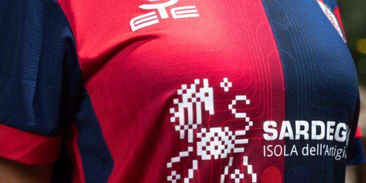 Calcio, Madre terra: il nuovo home kit rossoblù