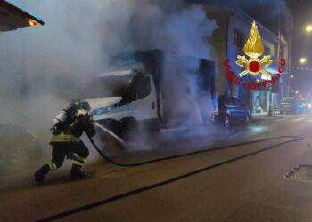 Attentato incendiario nella notte in centro a Siniscola