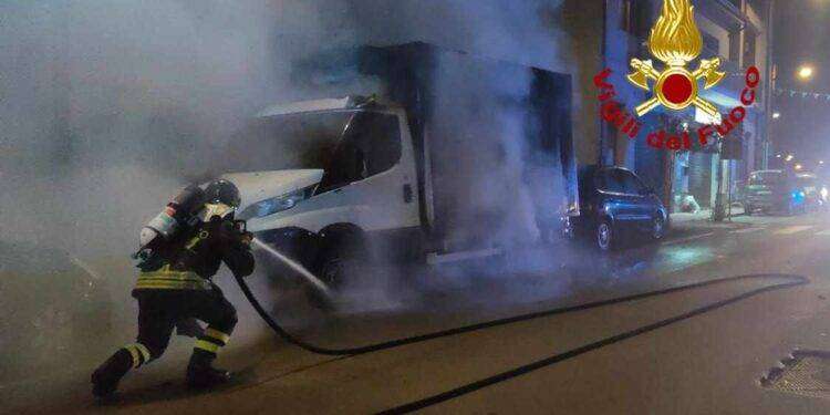 Attentato incendiario nella notte in centro a Siniscola