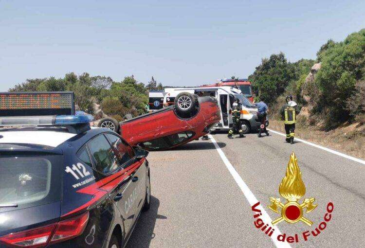 Arzachena, per il controllo dell’auto e si ribalta: una donna ferita