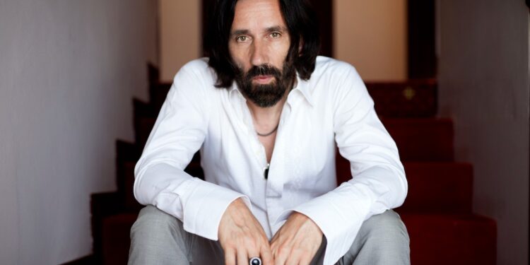 A Bolotana la nuova anteprima festival “Forse alla Luna” con la giornalista Floriana Bulfon e il livesolo di Cristiano Godano