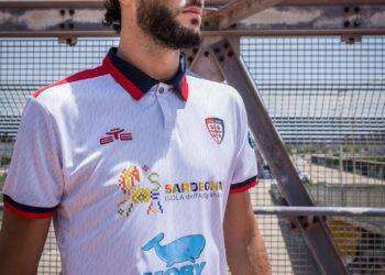 Cagliari, presentata la seconda maglia (da “away”) per la stagione 2023/2024