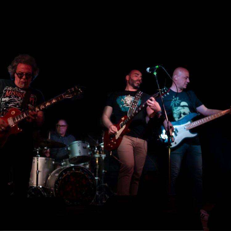 A Porto Ferro un’onda di nuovi appuntamenti in musica fra Blues, rock e cantautorato