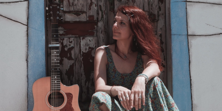 Spettacoli , cultura, musica Sardegna. Goccia, dalla Polonia alla Sardegna. Il nuovo video singolo della cantautrice Kasia