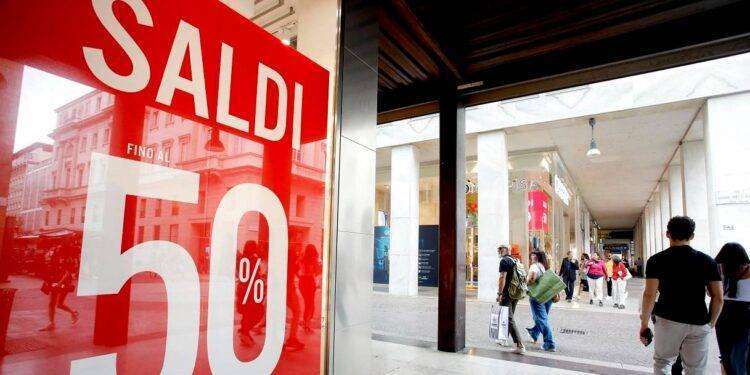 Unione Naz. Consumatori su saldi: partenza flop