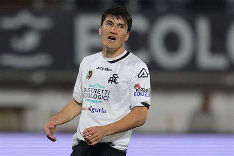 Cagliari: in arrivo Shomurodov, trattative aperte per un altro attaccante ed un difensore