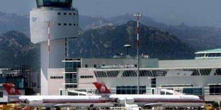 Caldo: pista rovente, tre voli non atterrano a Olbia