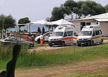 Padre e figlia in difficoltà in mare salvati da bagnina