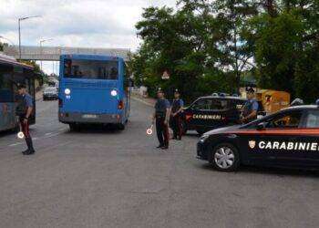 Colpisce con un pugno in testa un autista dell’Arst, denunciato