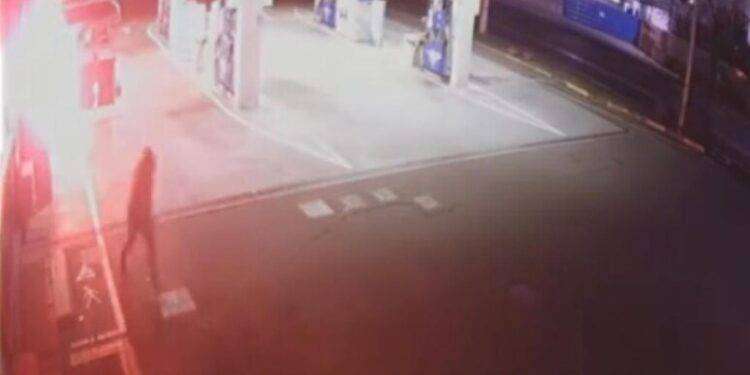 Attentato incendiario in distributore a Cagliari, 5 arresti