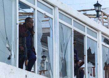 Kamikaze in campo militare a Mogadiscio, almeno 20 morti