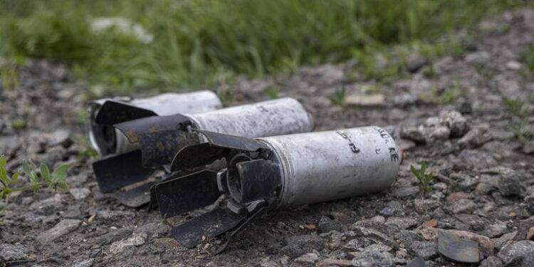 Mosca denuncia: “Giornalisti russi colpiti dalle bombe a grappolo, uno è morto”