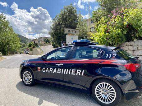 Uccise il padre nel Nuorese, latitante si costituisce in caserma