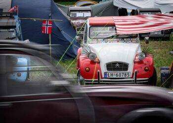 Citroën 2CV, in Svizzera il raduno mondiale