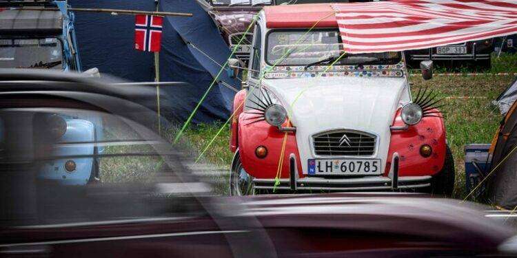 Citroën 2CV, in Svizzera il raduno mondiale