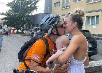 Tremila km in bici in memoria del fratello morto di leucemia