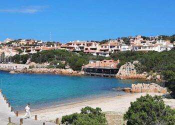 La Gallura fa il pieno di stranieri, 46% del turismo nell’Isola