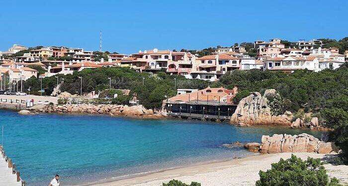 La Gallura fa il pieno di stranieri, 46% del turismo nell’Isola