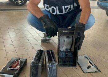 Sfreccia in auto con 5 kg di cocaina, arrestato a Cagliari