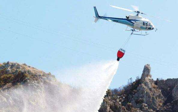 Inferno di fiamme e caldo torrido sulla Sardegna, incendio a Buddusò