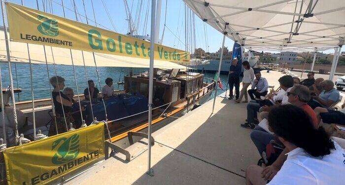 Legambiente a favore dell’eolico offshore: pseudo ambientalisti a favore della deturpazione delle coste