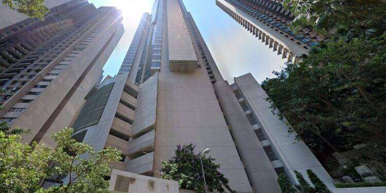 Scalata fatale per un acrobata francese a Hong Kong, indaga la polizia