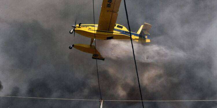 Le fiamme avvolgono Corfù, evacuati 17 villaggi