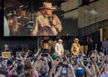 Terence Hill annuncia, ‘stiamo scrivendo un nuovo western’