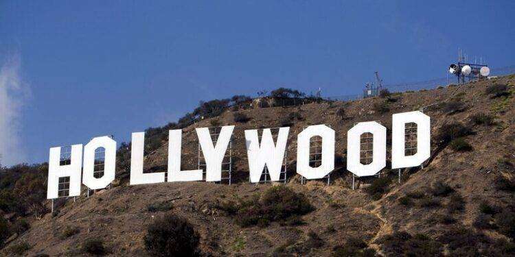 Tensione a Hollywood, i manifestanti denunciano Universal