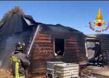 Vasto incendio ad Assemini, fiamme distruggono azienda agricola