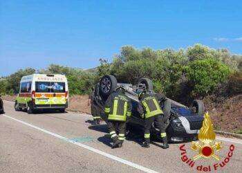 Scontro tra due auto, due feriti tra cui un minore