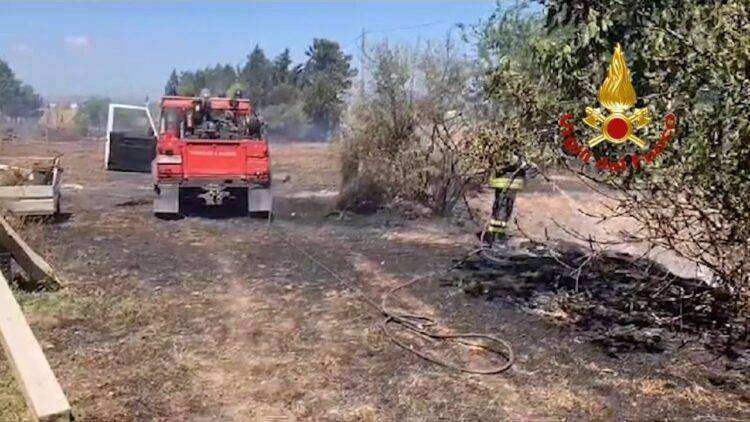 Vasto incendio ad Assemini, fiamme distruggono azienda agricola