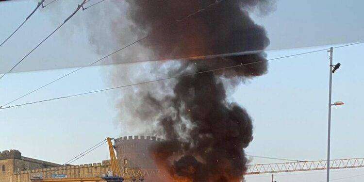 Napoli, distrutta da un incendio la ‘Venere degli stracci’