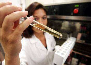 Dall’industria una sostanza dannosa al secondo, appello dei medici all’Ue