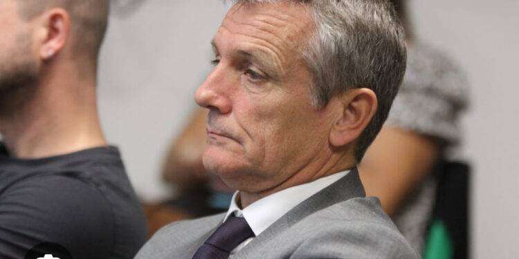 Si tuffa in mare per salvare il figlio della compagna: muore Carlo Lugliè