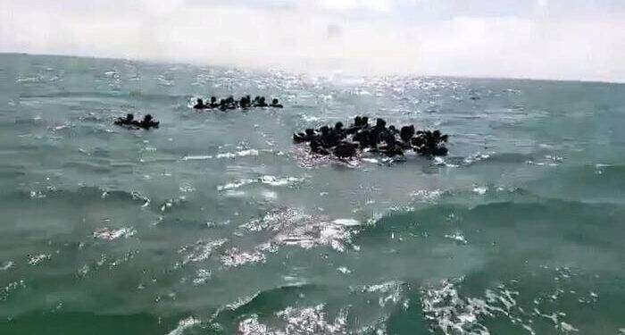 Naufragio al largo della Tunisia, un morto e 10 dispersi