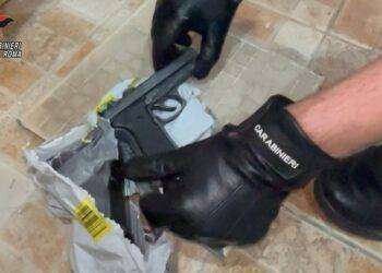 Trasformavano armi giocattolo in vere armi, in 3 arrestati a Roma