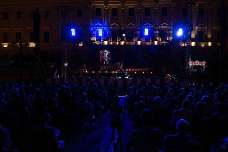 Sassari, la grande lirica d’estate trionfa in piazza d’Italia
