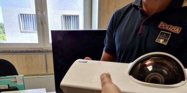 Sassari, refurtiva sequestrata da Polizia donata a 2 scuole