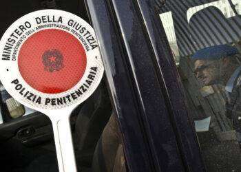 Dieci agenti accusati di tortura in carcere a Reggio Emilia