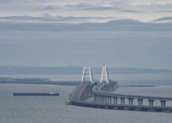 Esplosioni sul Ponte di Crimea, almeno due morti: attacco ucraino