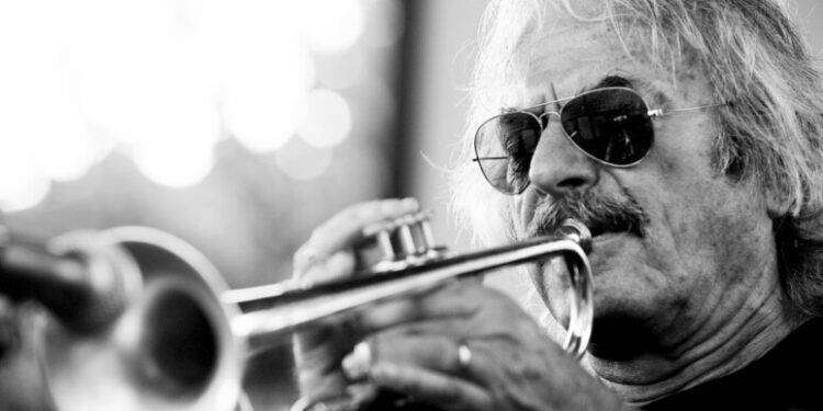 Enrico Rava, ‘Basta flicorno, voglio tornare alla tromba”