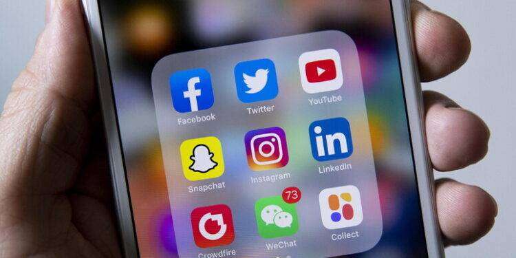 Nel mondo più del 60% delle persone sono sui social media