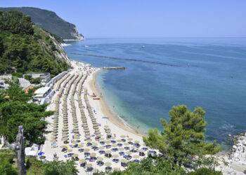 Estate, 35 milioni di italiani in vacanza, 90% in Italia