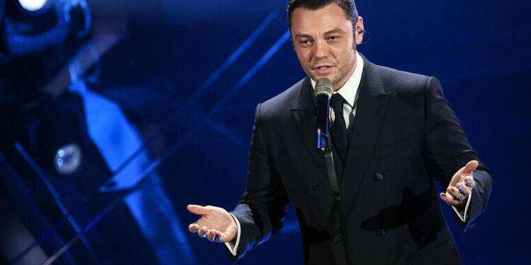 Tiziano Ferro, ‘ho un nodulo alla gola, dovrò operarmi’