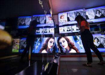 Dalle auto alle tv, la Sardegna spende il 4,1% in meno